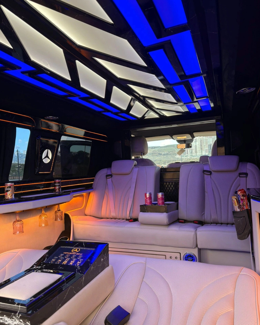 Şehirlerarası VIP transfer araç içi konfor ve deri koltuk